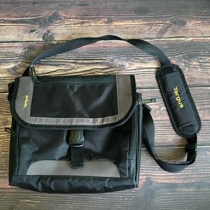 Messenger Shoulder Bag for Tablet iPad- Mini - Targus CityGear - TSM148-50